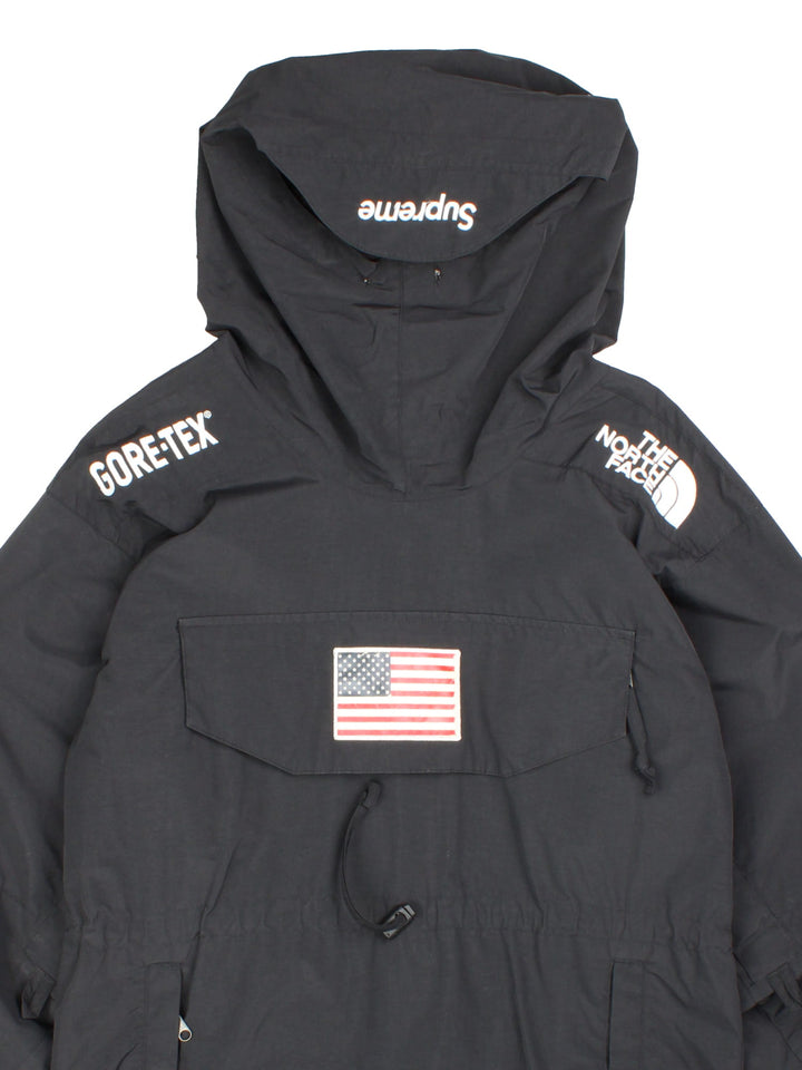 Supreme x The North Face Trans Antarctica expedition pullover jackets, features decorative patches featuring the US flag