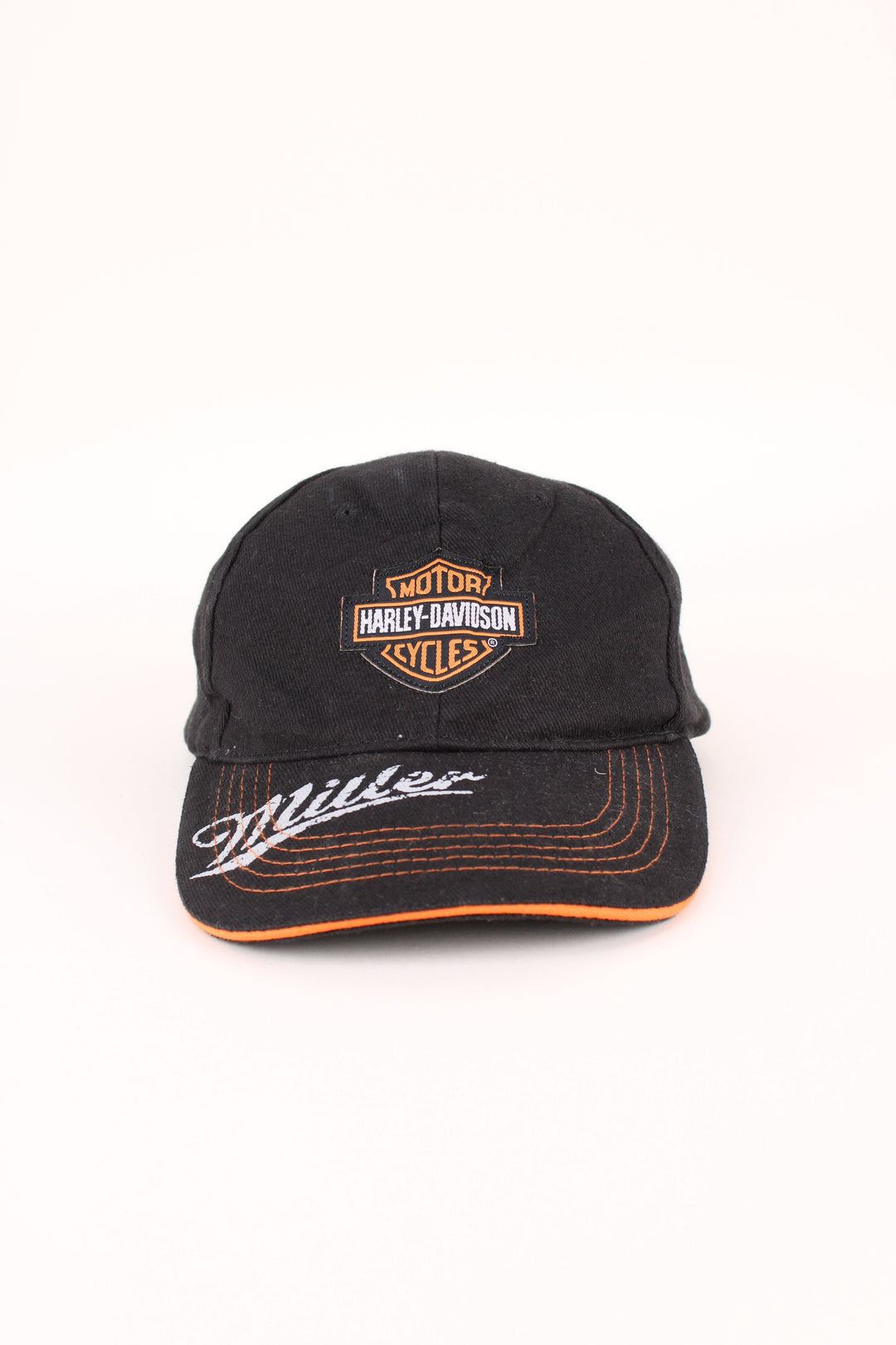 Harley-Davidson Cap in a black colourway with the logo embroidered on the front/back, and has adjustable strap at the back.