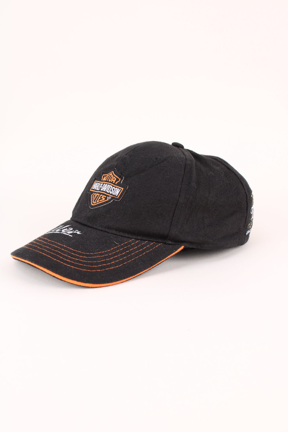 Harley-Davidson Cap in a black colourway with the logo embroidered on the front/back, and has adjustable strap at the back.