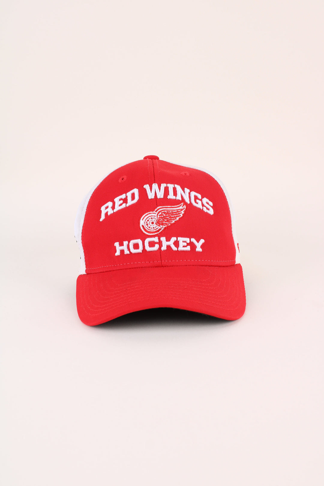 Detroit Red Wings NHL Cap in a red and white colourway with the logo embroidered on the front/back, and has a spandex stretch lining.