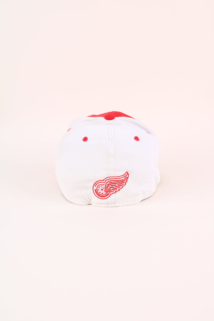 Detroit Red Wings NHL Cap in a red and white colourway with the logo embroidered on the front/back, and has a spandex stretch lining.