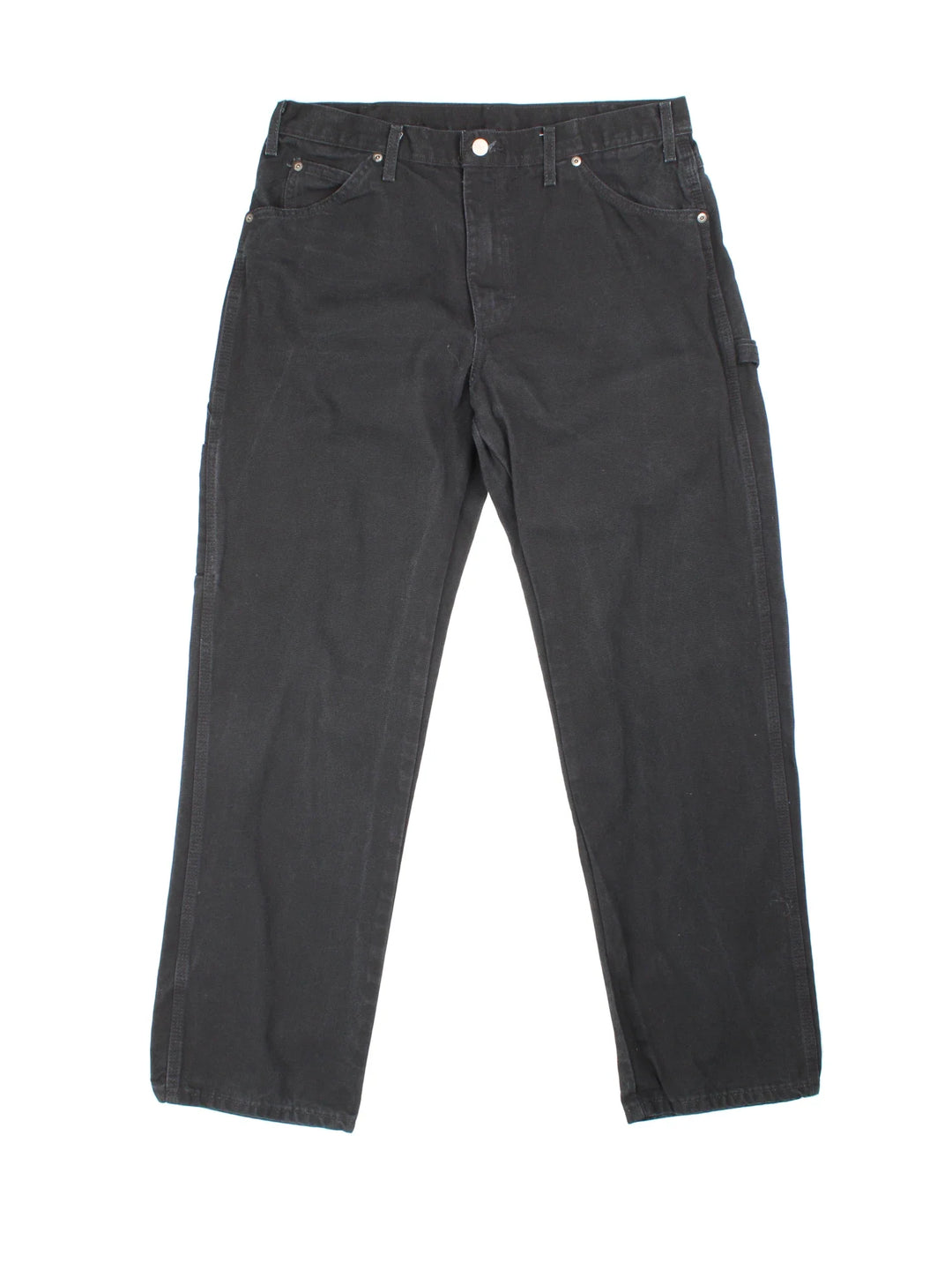 Dickies Jeans in black colourway with multiple pockets and the logo embroidered on the back.