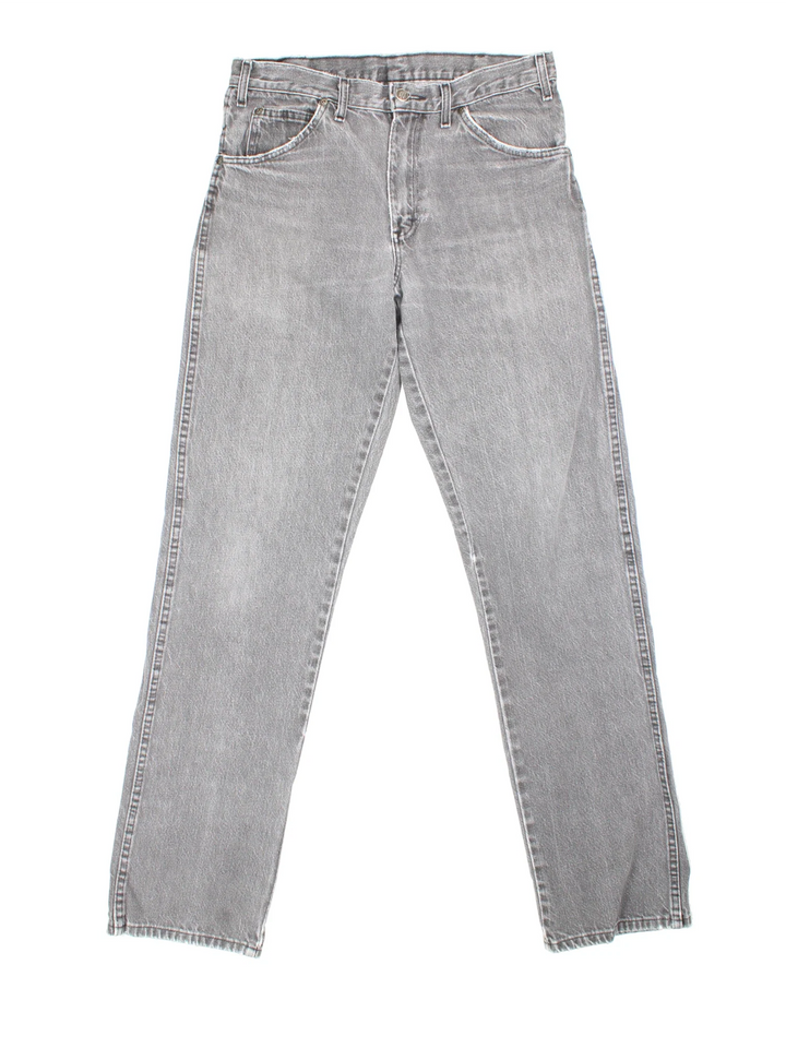 Dickies Jeans in grey colourway with multiple pockets and the logo embroidered on the back.