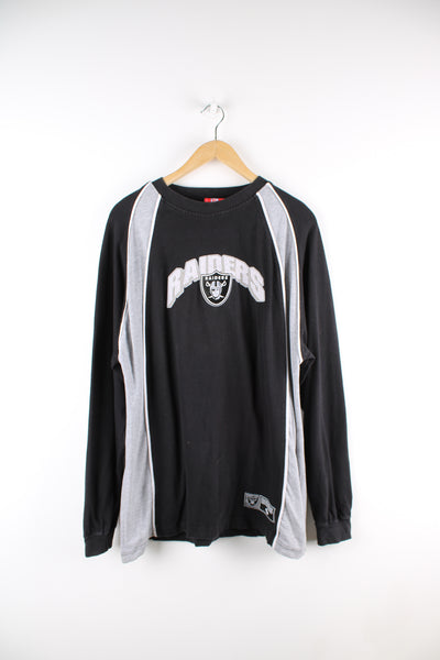Vintage NFL Oakland Raiders lightweight sweatshirt in black and grey team colourway, crewneck with embroidered logo on the front. 