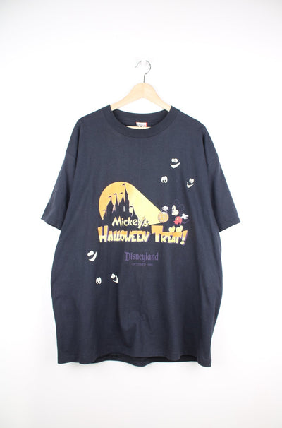 Rare vintage 1995 'Mickey's Halloween Treat' t-shirt made exclusively for the Disney parks, features printed graphic on the front 
