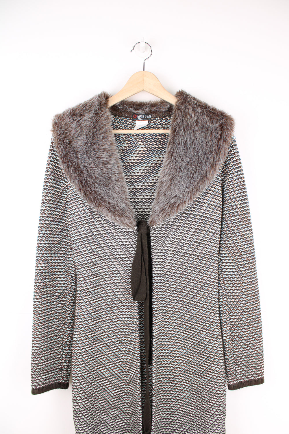 Y2K full length brown and white knitted cardigan that ties in the middle, with faux fur collar