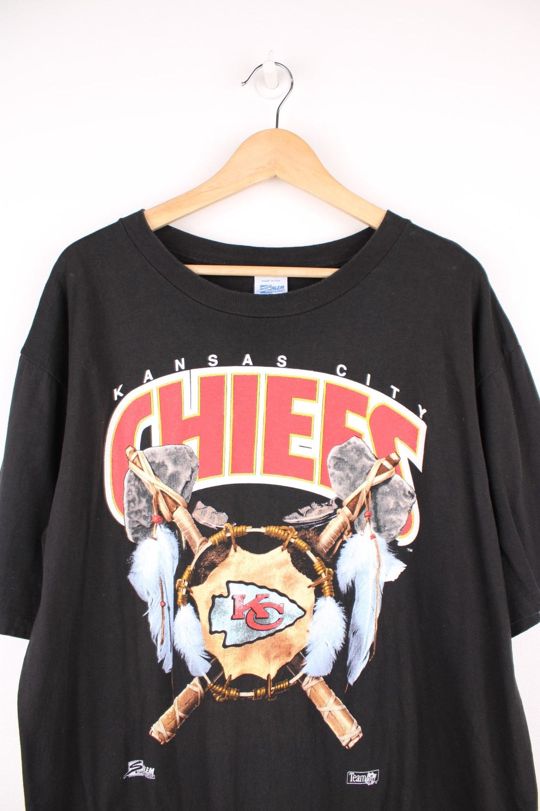 Kansas City Chiefs Salem Sportswear T-Shirt in a black colourway with the logo and spell out printed on the front.
