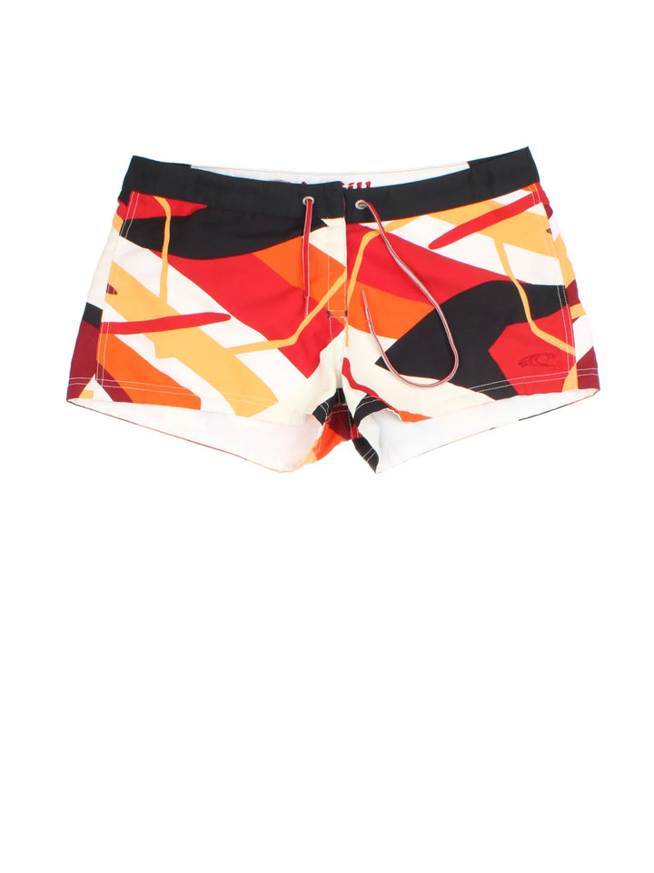 O'neill Shorts in red/black colourway with tie waist, all over print and the logo embroidered on the front/back.