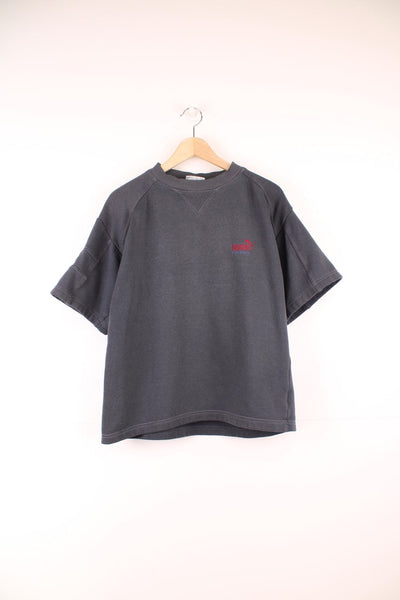 Puma Training Short Sleeve Sweatshirt in a grey colourway with the logo embroidered on the front and right sleeve. 