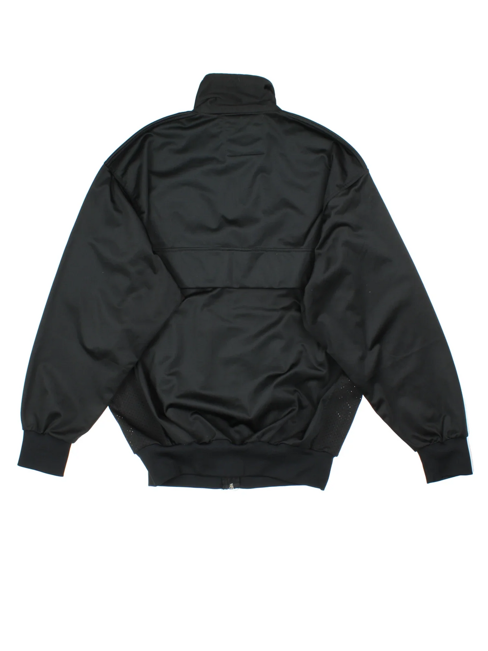 90's Kappa Tracksuit Top in a black colourway. Zip up fastening, side pockets, brushed lining and has the logo embroidered on the front.