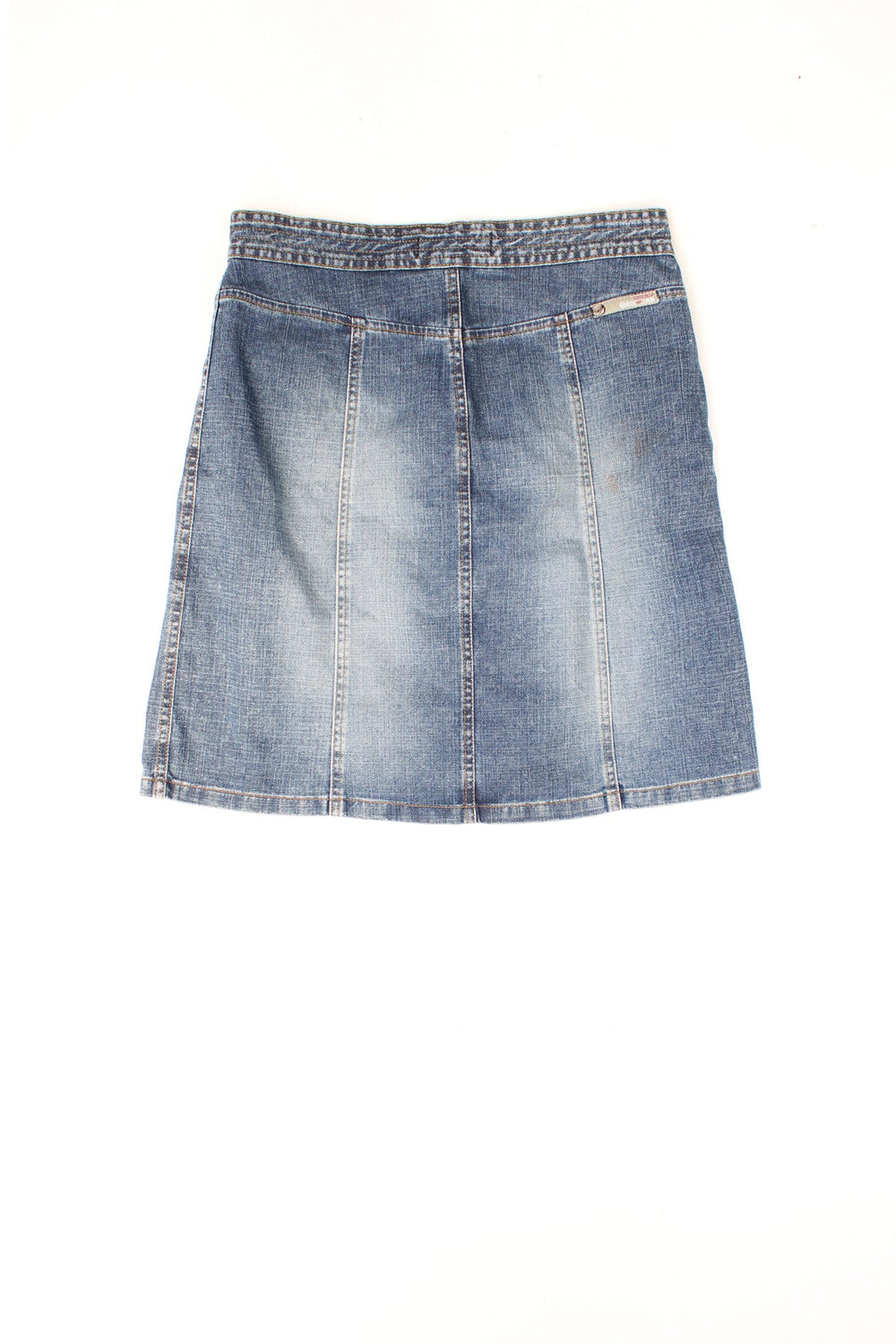 Quiksilver Roxy blue denim midi skirt with patch pockets, button closure and an embroidered logo on the back.