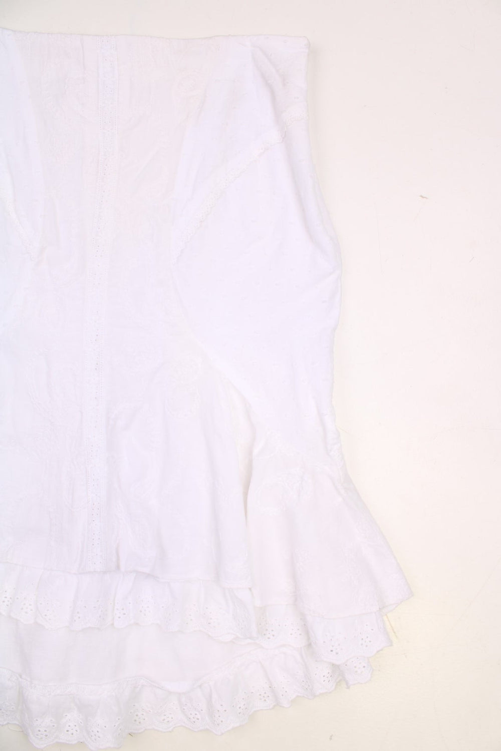 Y2K Jane Norman white broderie anglaise midi skirt with a white ribbon lace-up back detail. 100% cotton.