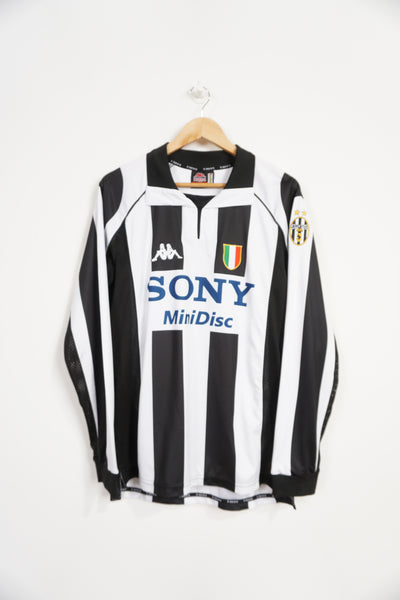 1997-1998 Juventus Centenary black and white Kappa L/S home football shirt.