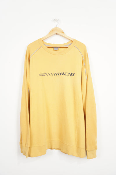 2000s Yellow Nike Small logo sweatshirt, with grey detailing Good condition, neck line seems slightly stretched Size in Label: XL