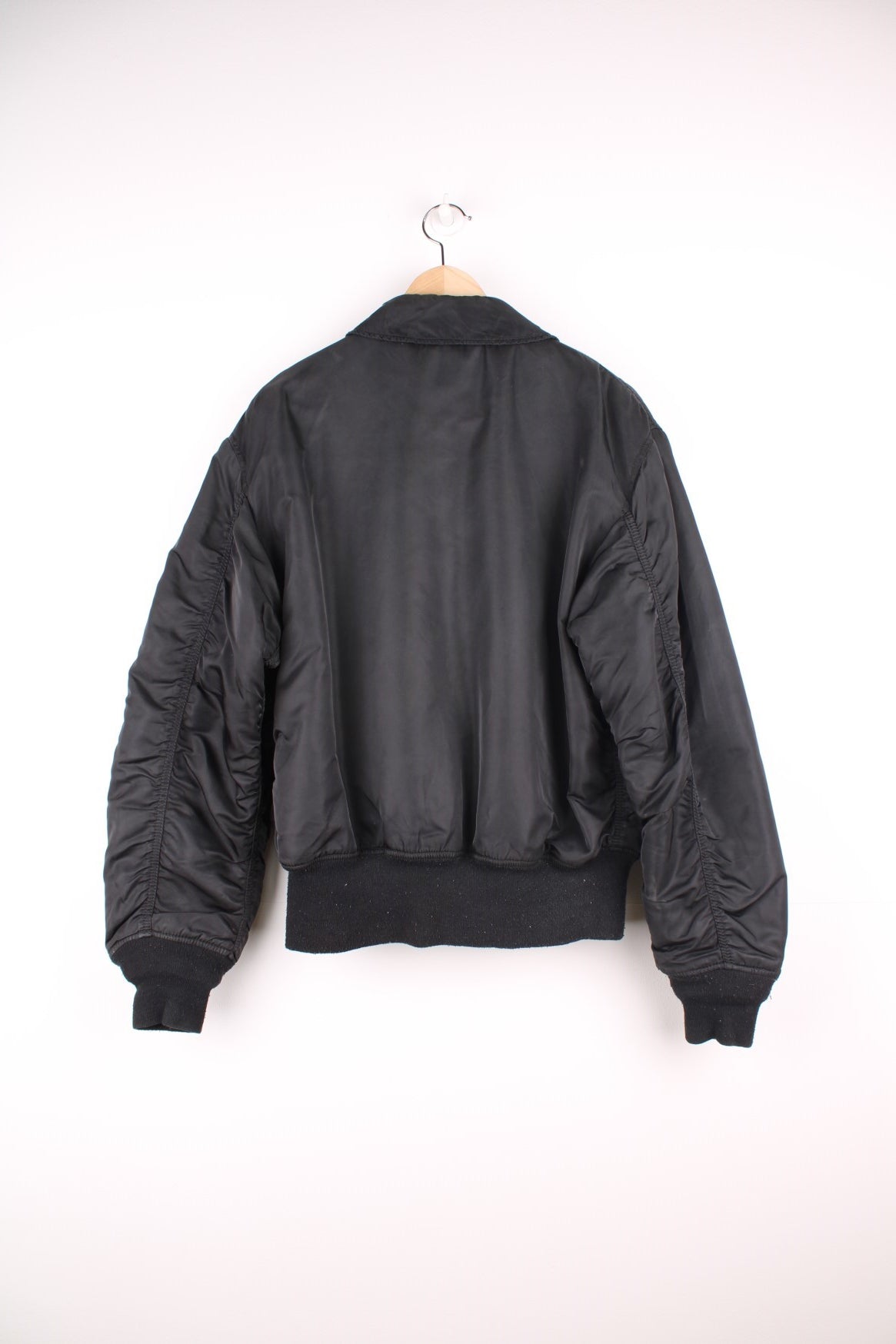 Black alpha bomber jacket discount