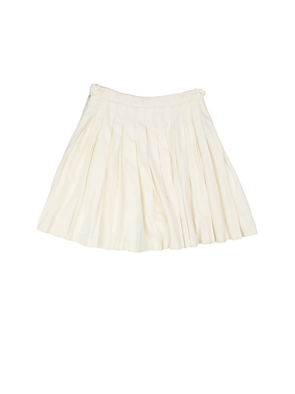Fred Perry pleated tennis skirt in white with zip and button closure and a small embroidered laurel leaf logo.