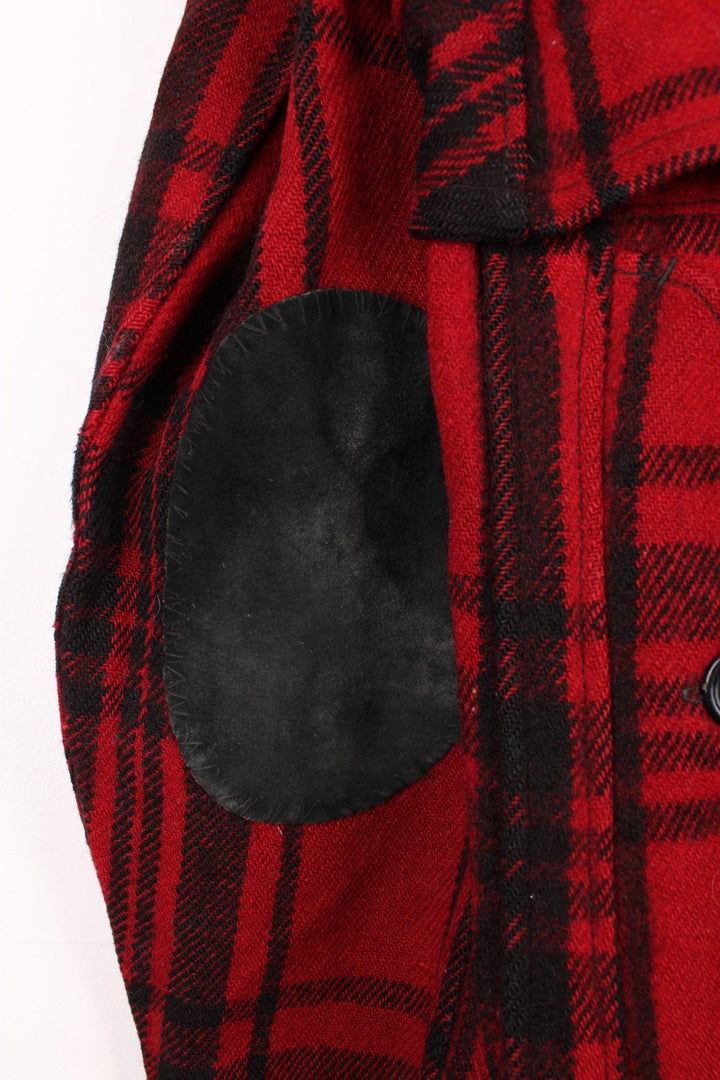 Vintage 1940's Soo Woolen Mills Buffalo Plaid Jacket in a red and black colourwar, button up with a big camp collar, and has multiple pockets. 