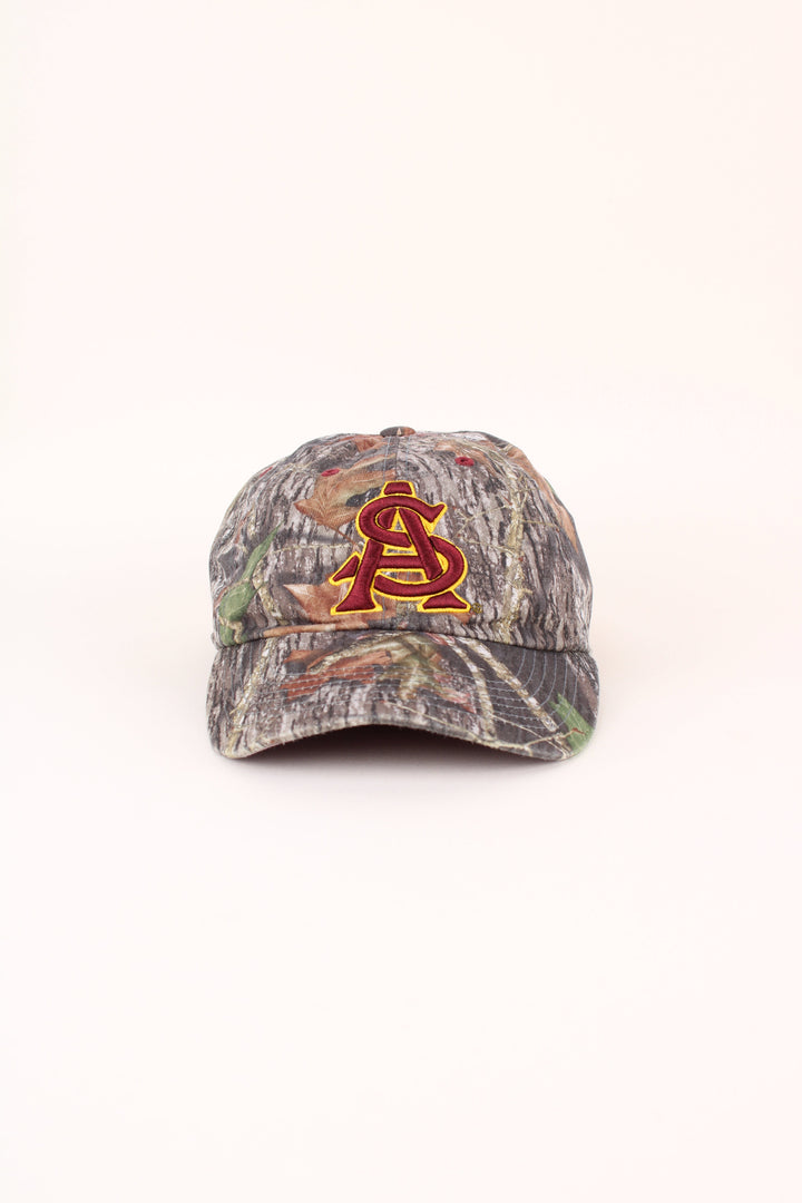 Vintage Arizona State Sun Devils Camo Cap in a green colourway with the logo embroidered on the front, and has adjustable velcro strap at the back.