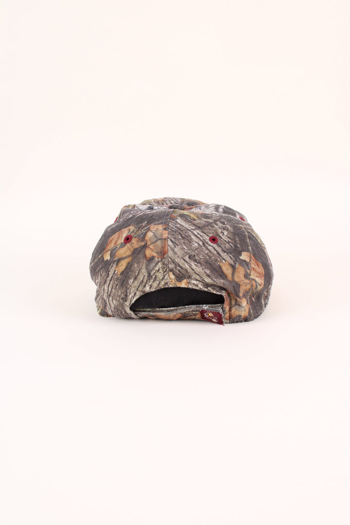 Vintage Arizona State Sun Devils Camo Cap in a green colourway with the logo embroidered on the front, and has adjustable velcro strap at the back.