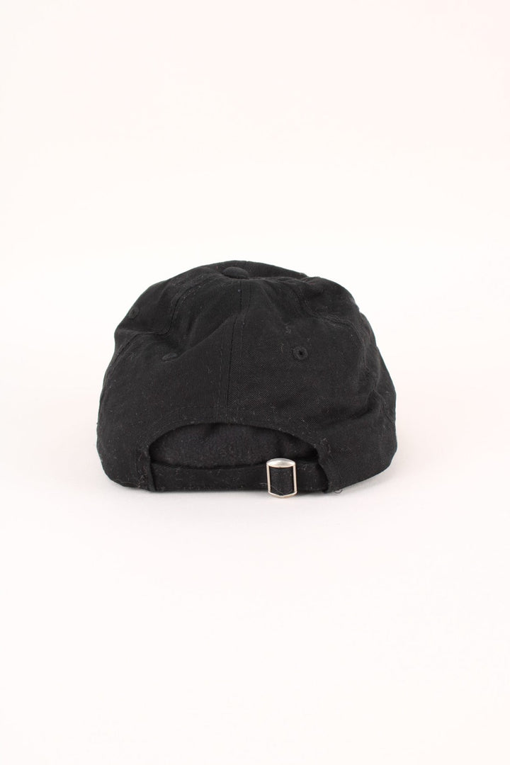 Vintage Def Leppard Cap in a black colourway with the logo embroidered on the front, and has adjustable strap at the back.