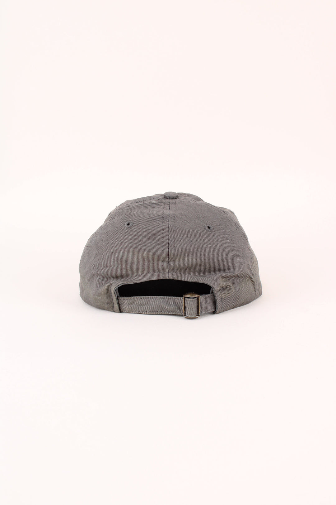 Vintage Bass Pro Shops Club Cap in a grey colourway with the logo embroidered on the front, and has adjustable strap on the back.