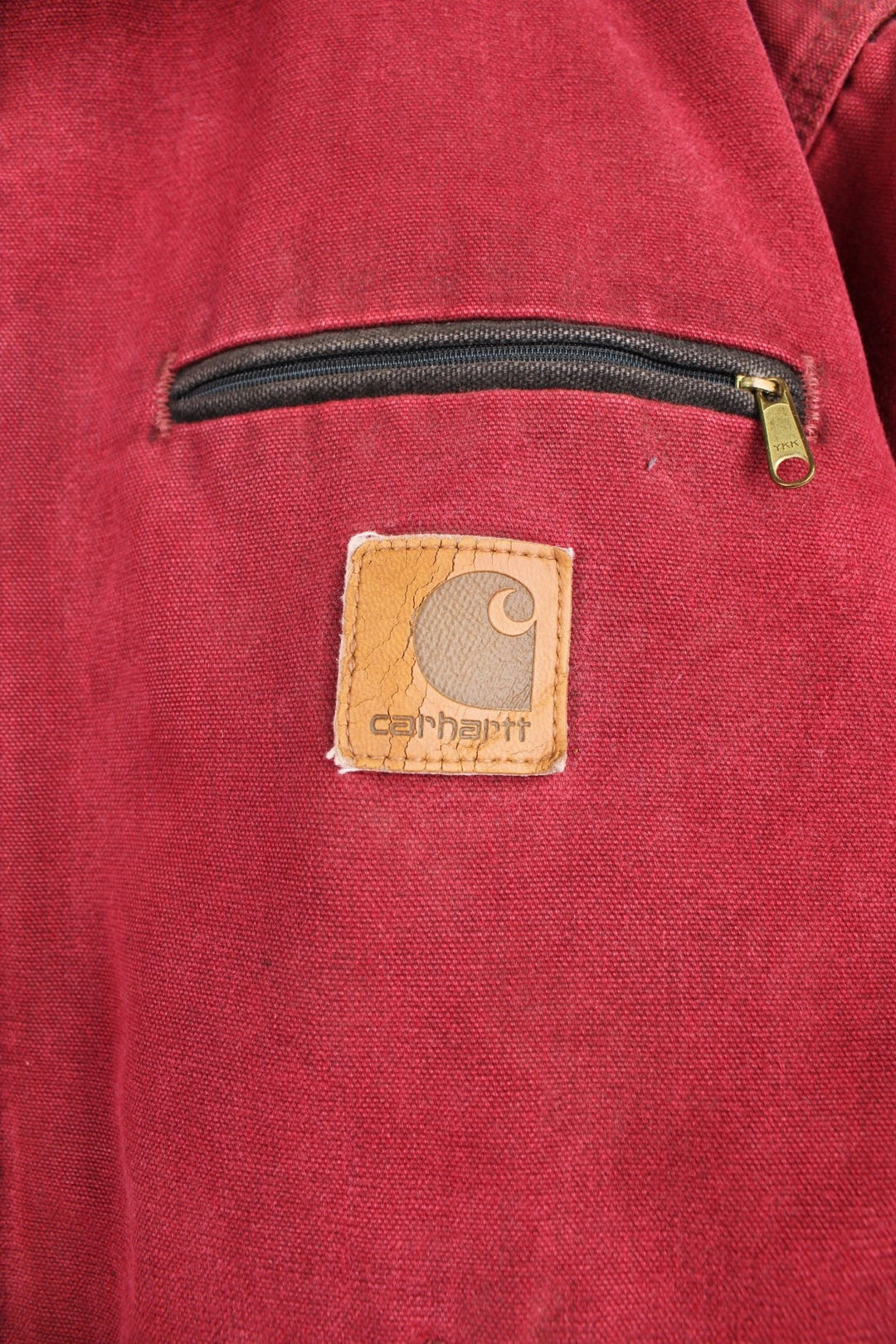 Carhartt J97 CRI Detroit Jacket an extremely rare crimson red colourway, produced for only a short time period for this is jacket is like no other, zip up with multiple pockets, blanket lining, and has the logo embroidered on the front. 