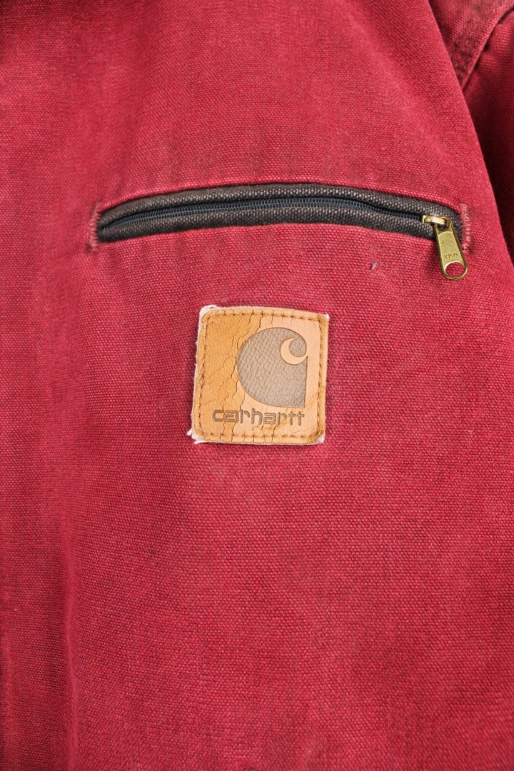 Carhartt J97 CRI Detroit Jacket an extremely rare crimson red colourway, produced for only a short time period for this is jacket is like no other, zip up with multiple pockets, blanket lining, and has the logo embroidered on the front. 