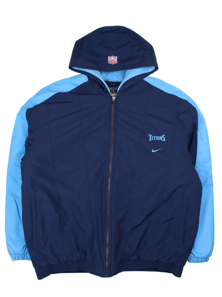 Vintage Nike NFL Tennesse Titans Coat in a blue colourway. Zips up with side pockets, quilted insulation with double layed hood and elasticated cuffs and hems. Logo embroidered on the front/back and hood.