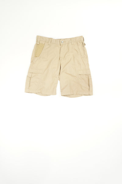 Carhartt relaxed fit outdoor shorts with multiple pockets and logo on back pocket