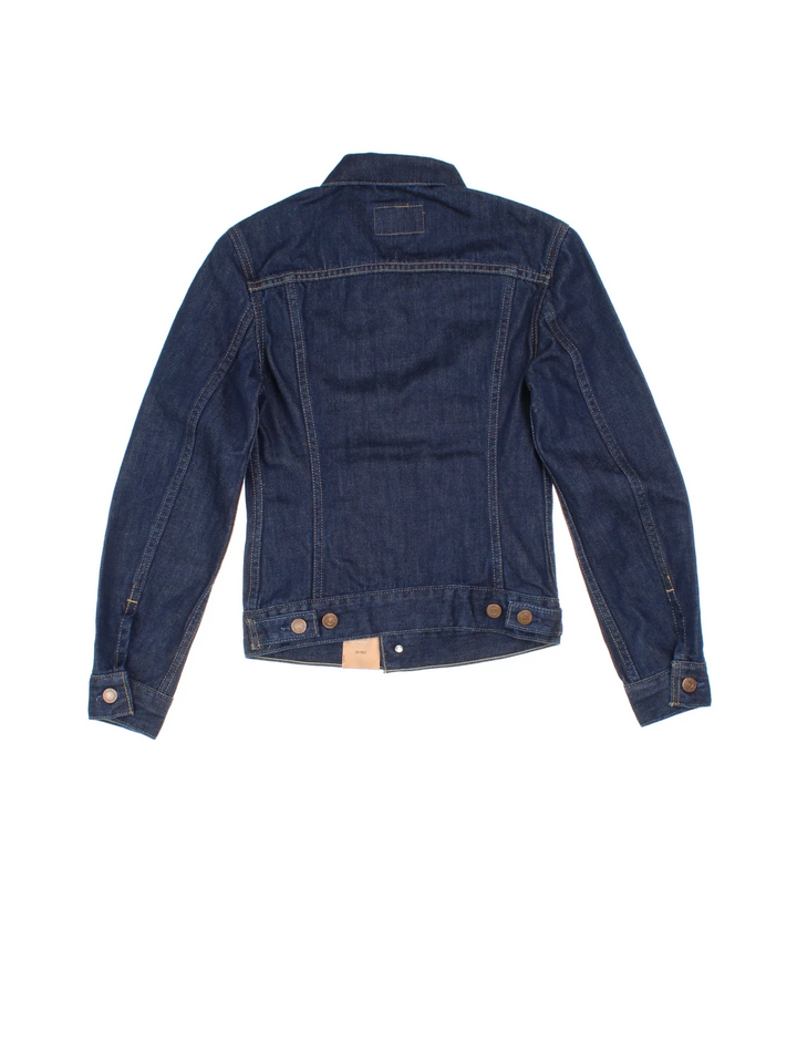 Levi Strauss Denim Trucker Jacket in a blue colourway. Buttons up and has double chest pockets, and has the logo tab embroidered on the front, new still with tags.