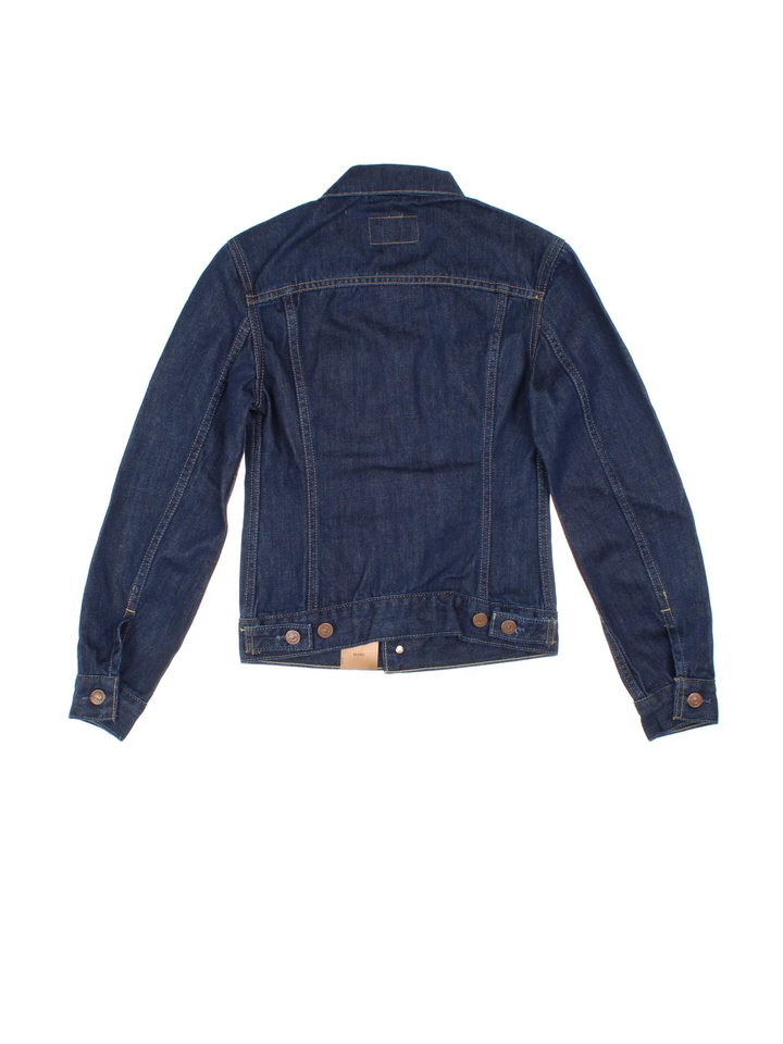 Levi Strauss Denim Trucker Jacket in a blue colourway. Buttons up and has double chest pockets, and has the logo tab embroidered on the front, new still with tags.