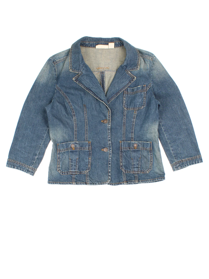 Y2K DKNY Denim Blazer in a blue colourway. Buttons up and has multiple pockets.