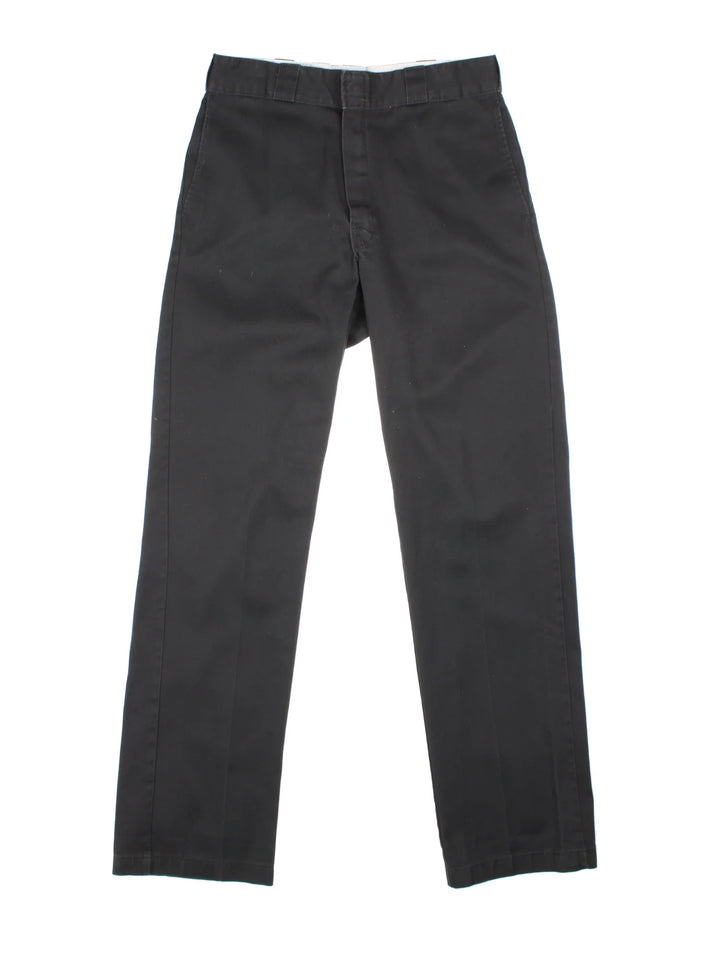 Dickies 874 Trousers in black colourway with pockets and the logo embroidered on the back.