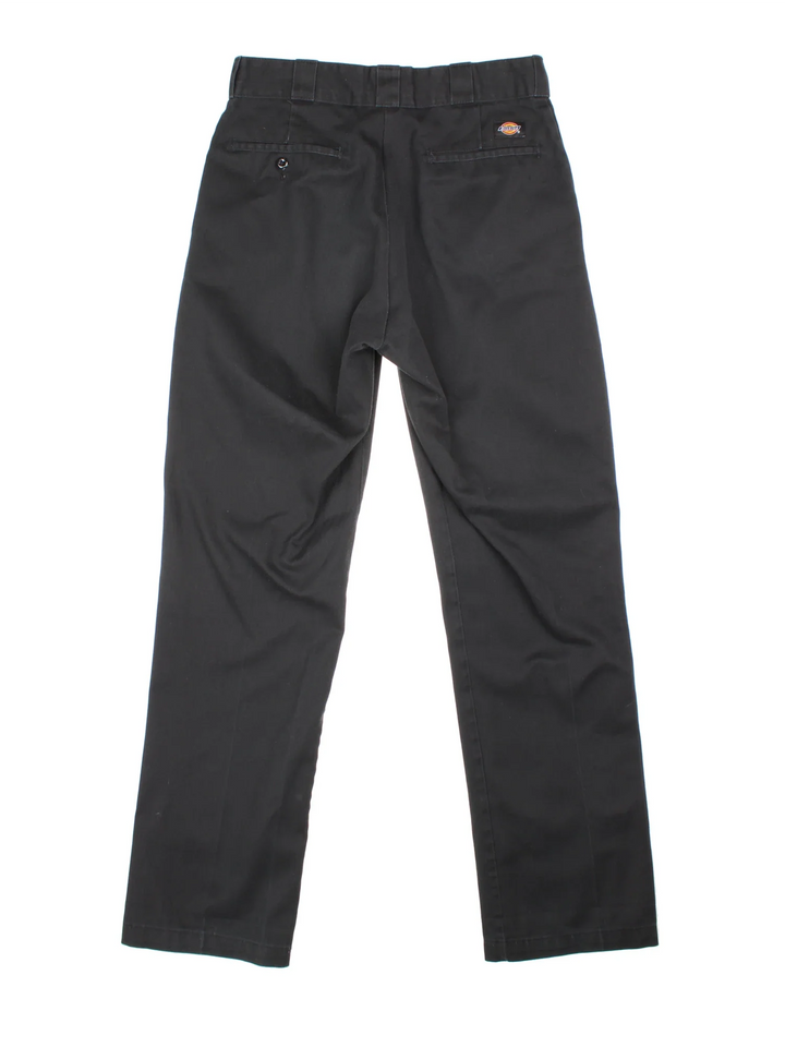 Dickies 874 Trousers in black colourway with pockets and the logo embroidered on the back.
