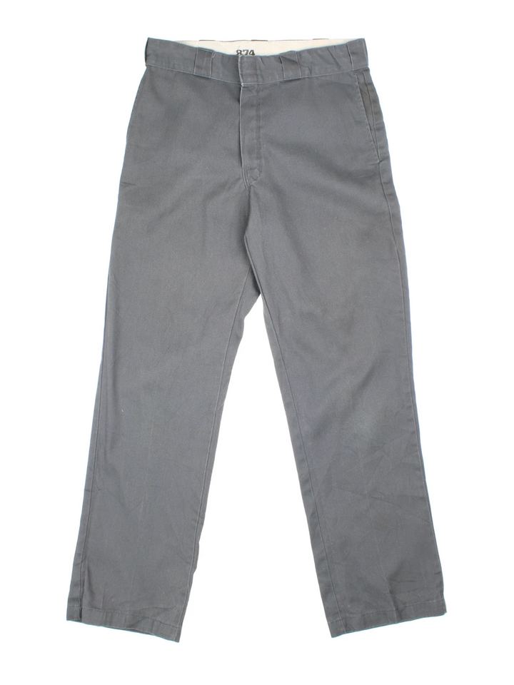 Dickies 874 Trousers in grey colourway with pockets and the logo embroidered on the back.