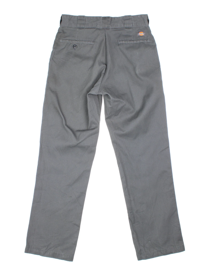 Dickies 874 Trousers in grey colourway with pockets and the logo embroidered on the back.