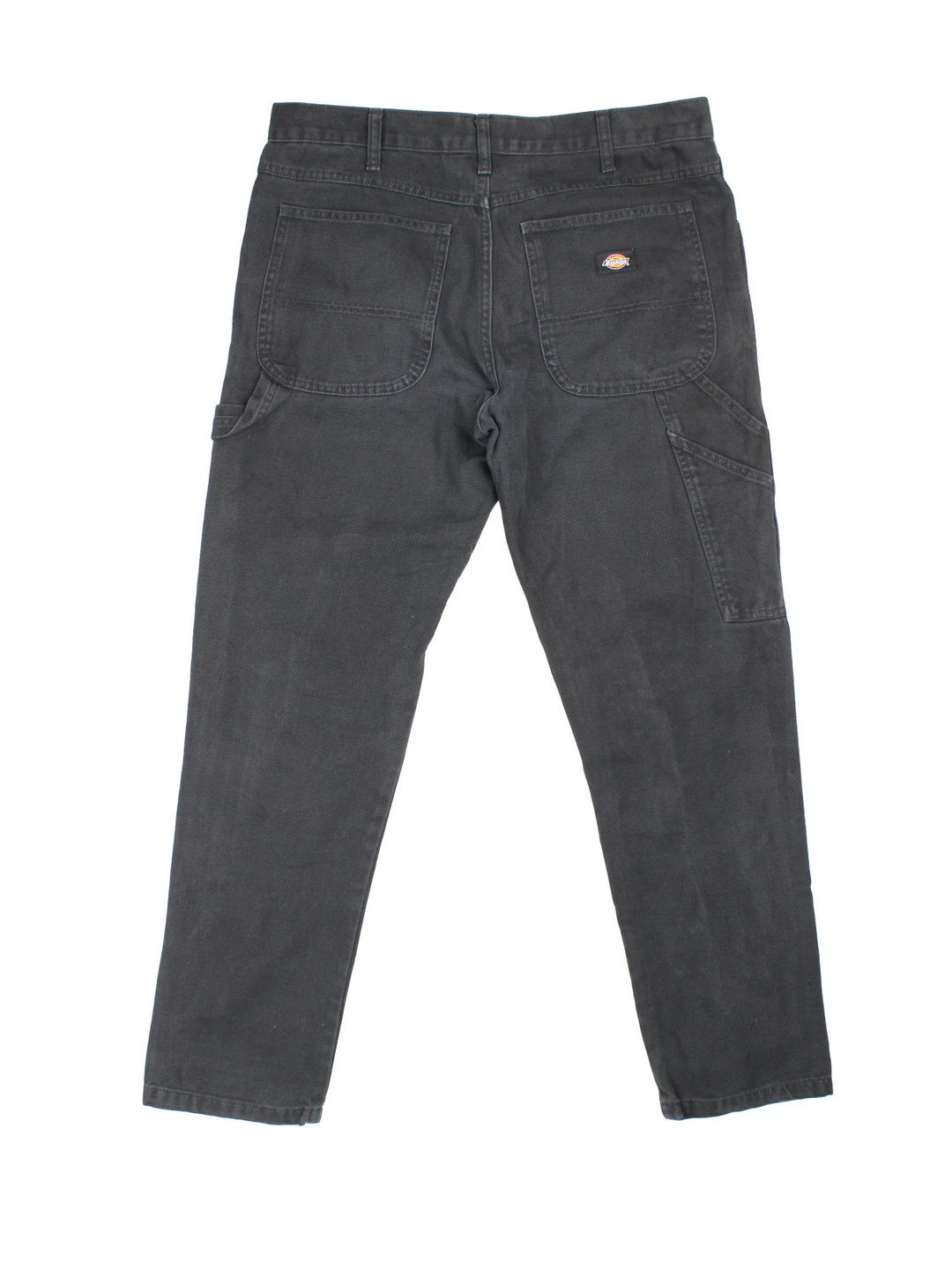 Dickies Jeans in black colourway with multiple pockets and the logo embroidered on the back.