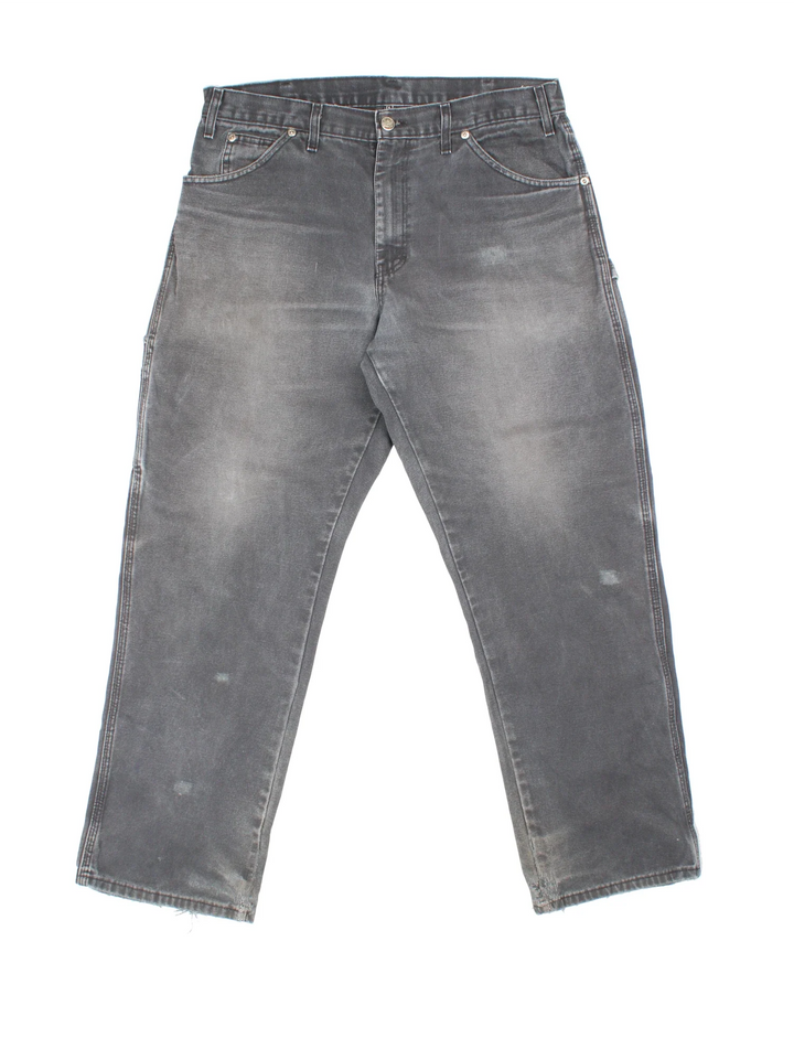 Dickies Carpenter Jeans in black colourway with multiple pockets and the logo embroidered on the back.