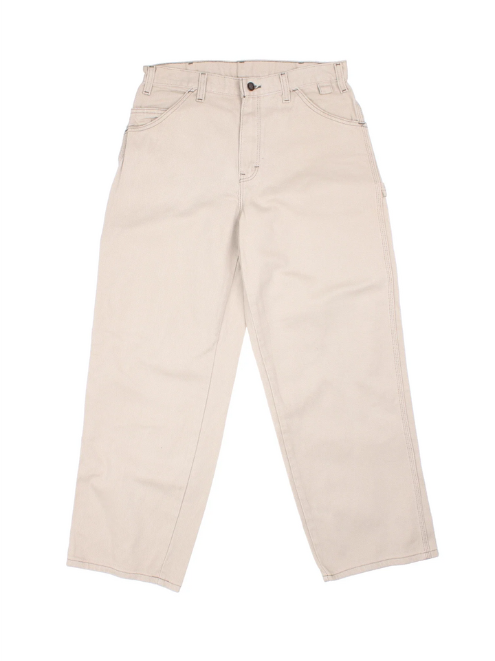 Dickies Carpenter Trousers in tan colourway with multiple pockets and the logo embroidered on the back.
