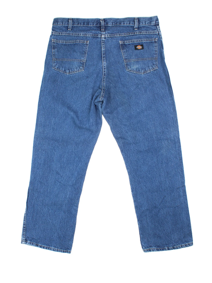 Dickies Jeans in blue colourway with multiple pockets and the logo embroidered on the back.