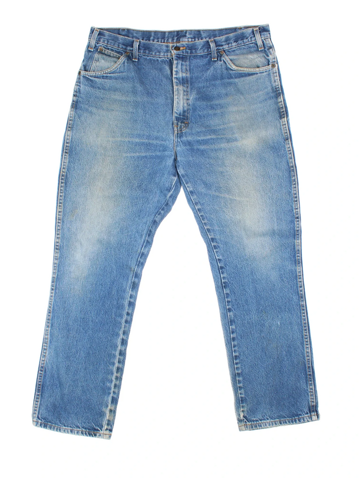 Dickies Jeans in blue colourway with multiple pockets and the logo embroidered on the back.