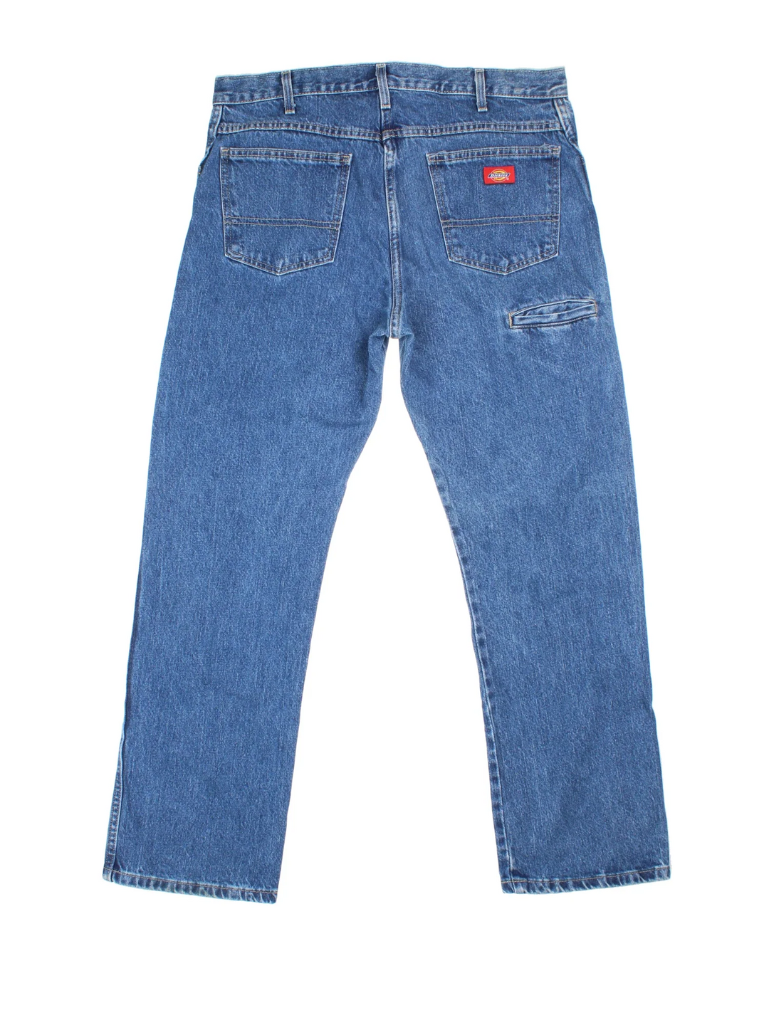 Dickies Jeans in blue colourway with multiple pockets and the logo embroidered on the back.