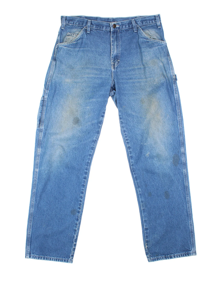 Dickies Jeans in blue colourway with multiple pockets and the logo embroidered on the back.