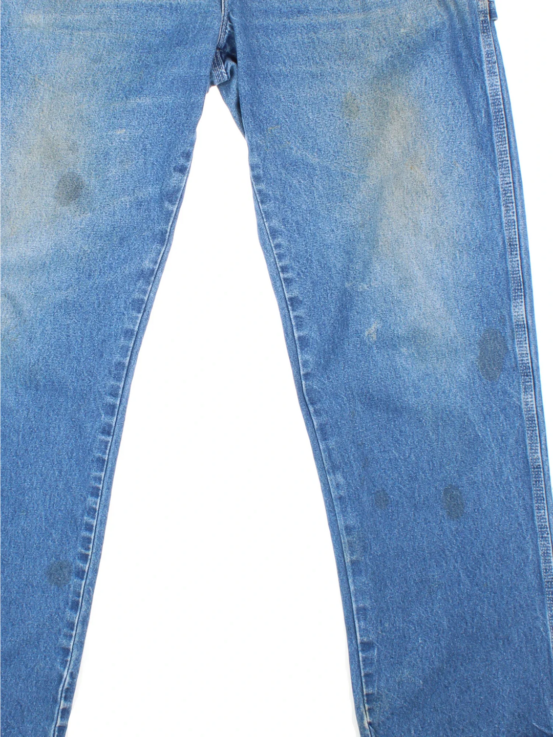 Dickies Jeans in blue colourway with multiple pockets and the logo embroidered on the back.