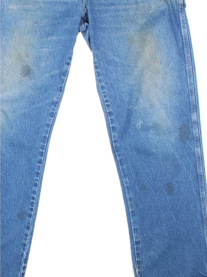 Dickies Jeans in blue colourway with multiple pockets and the logo embroidered on the back.