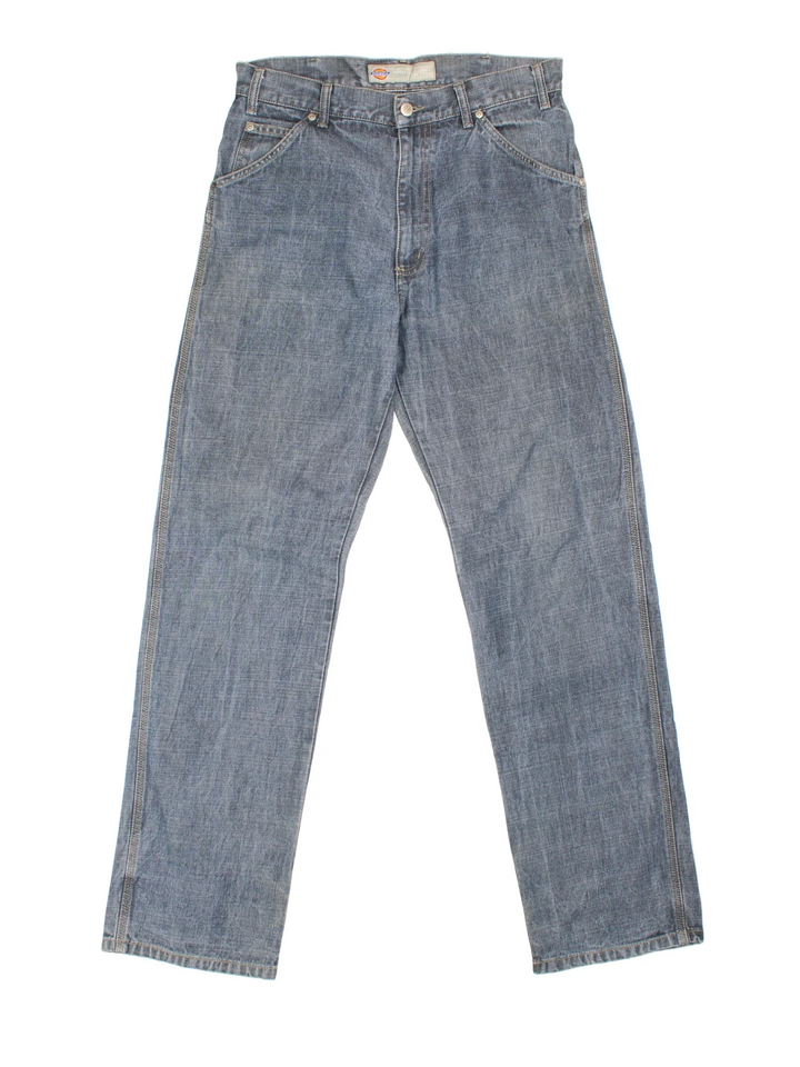 Dickies Jeans in blue colourway with multiple pockets and the logo embroidered on the back.