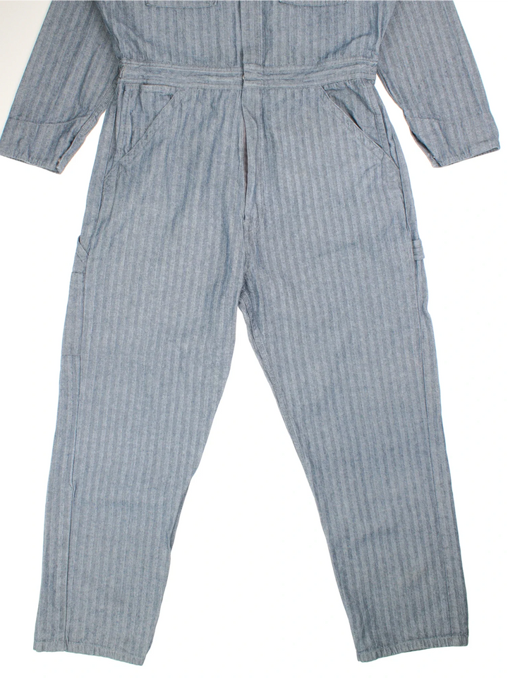 Dickies Boiler Suit in blue colourway. Collared with multiple pockets and zip fastening.