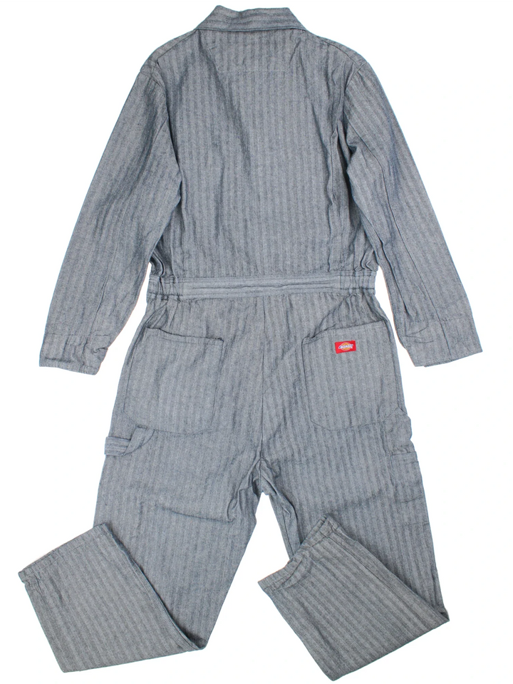 Dickies Boiler Suit in blue colourway. Collared with multiple pockets, zip fastening and branding on the back.