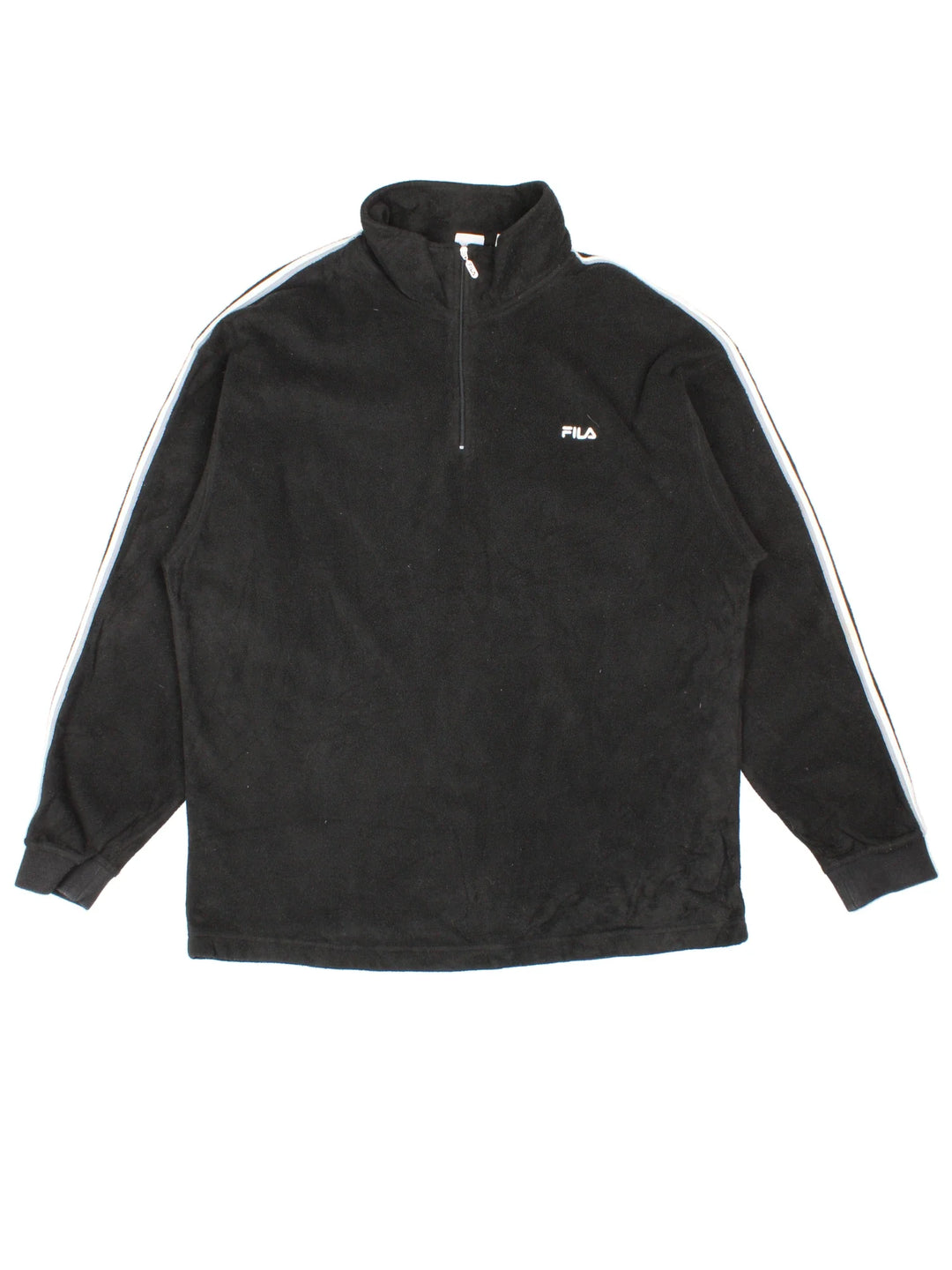 Vintage Fila Fleece in a black colourway. 1/4 zip up closure and has the logo embroidered on the front.