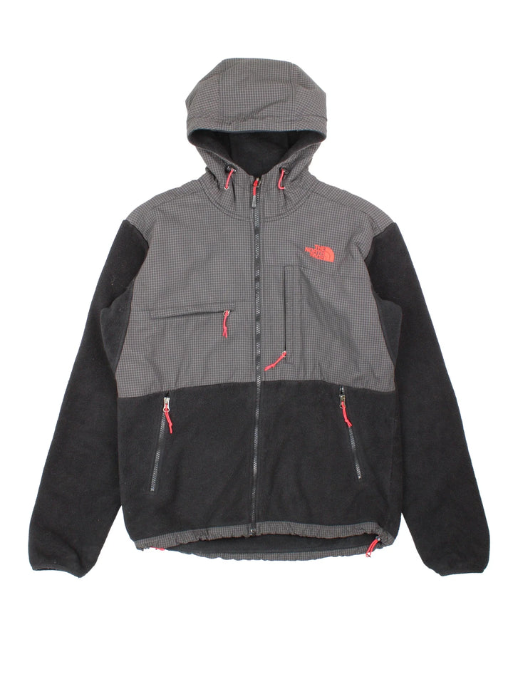 Vintage The North Face Denali Hooded Fleece in a black and grey colourway. Zips up and has multiple pockets, and the logo embroidered on the front and back.